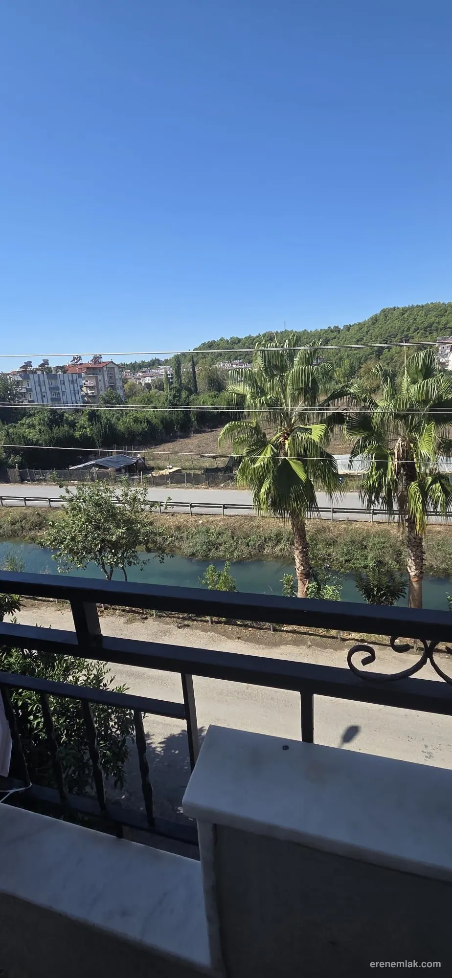 MANAVGAT MERKEZ DE SATILIK  3+1 DAIRE